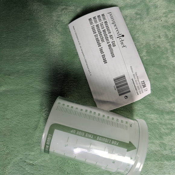 Pampered Chef Mini Measure-All Cup - Picture 2 of 3